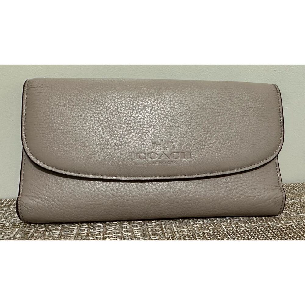 Coach Vintage Mauve Card Wallet Embossed Logo Light Tan
